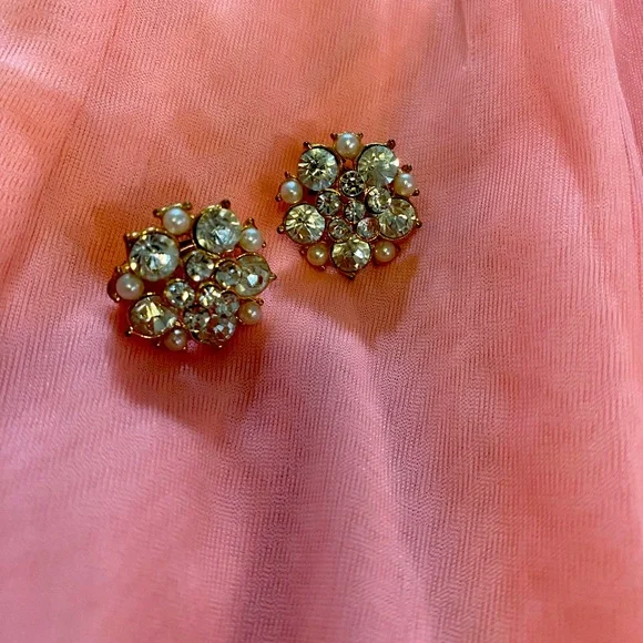 FASHION RHINESTONE CLIP ON EARRINGS - Picture 5 of 5